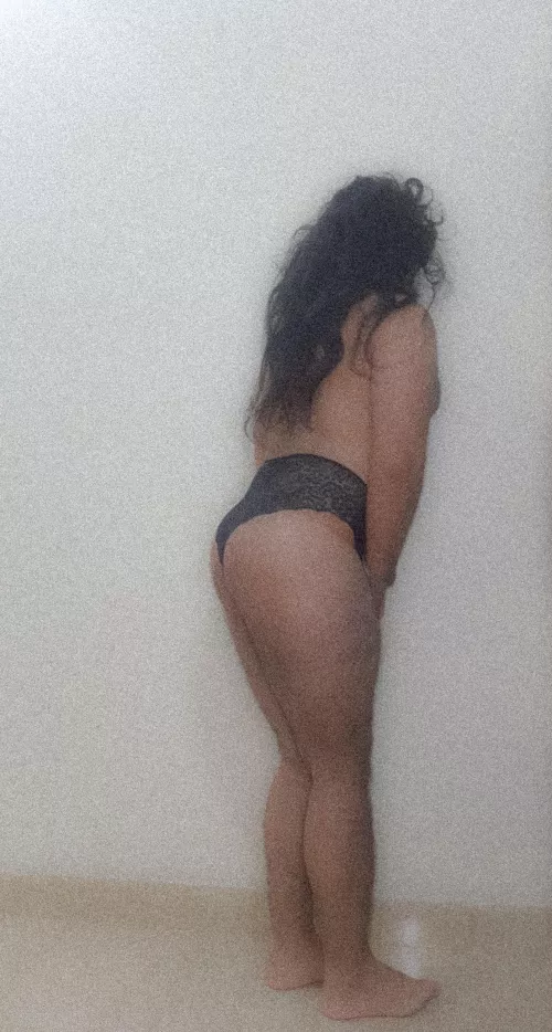 Desire to stand behind me...! 🍑 Swipe ➡️ 🤭