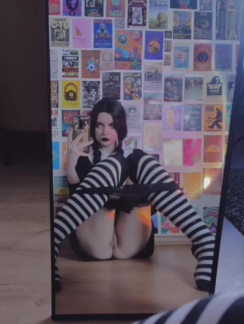 Don't look under...Oh, you already looked ;)