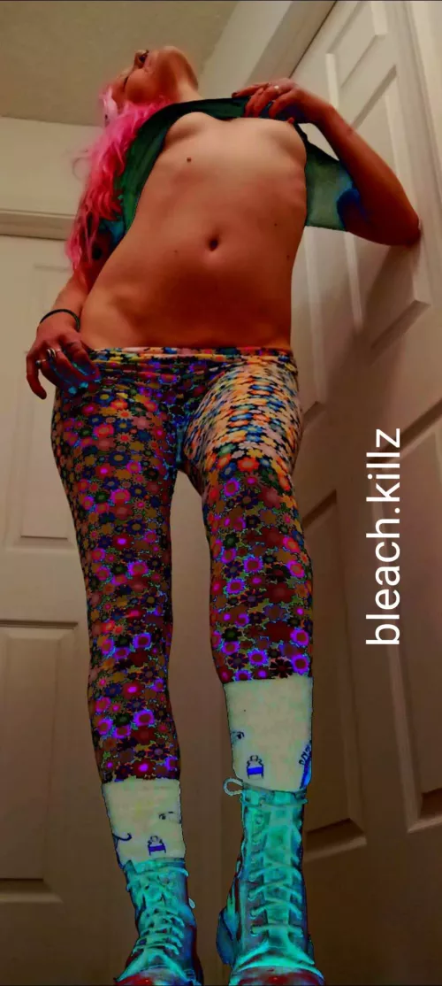 Feeling Cute 😊 Might Pull these Tights Off Later