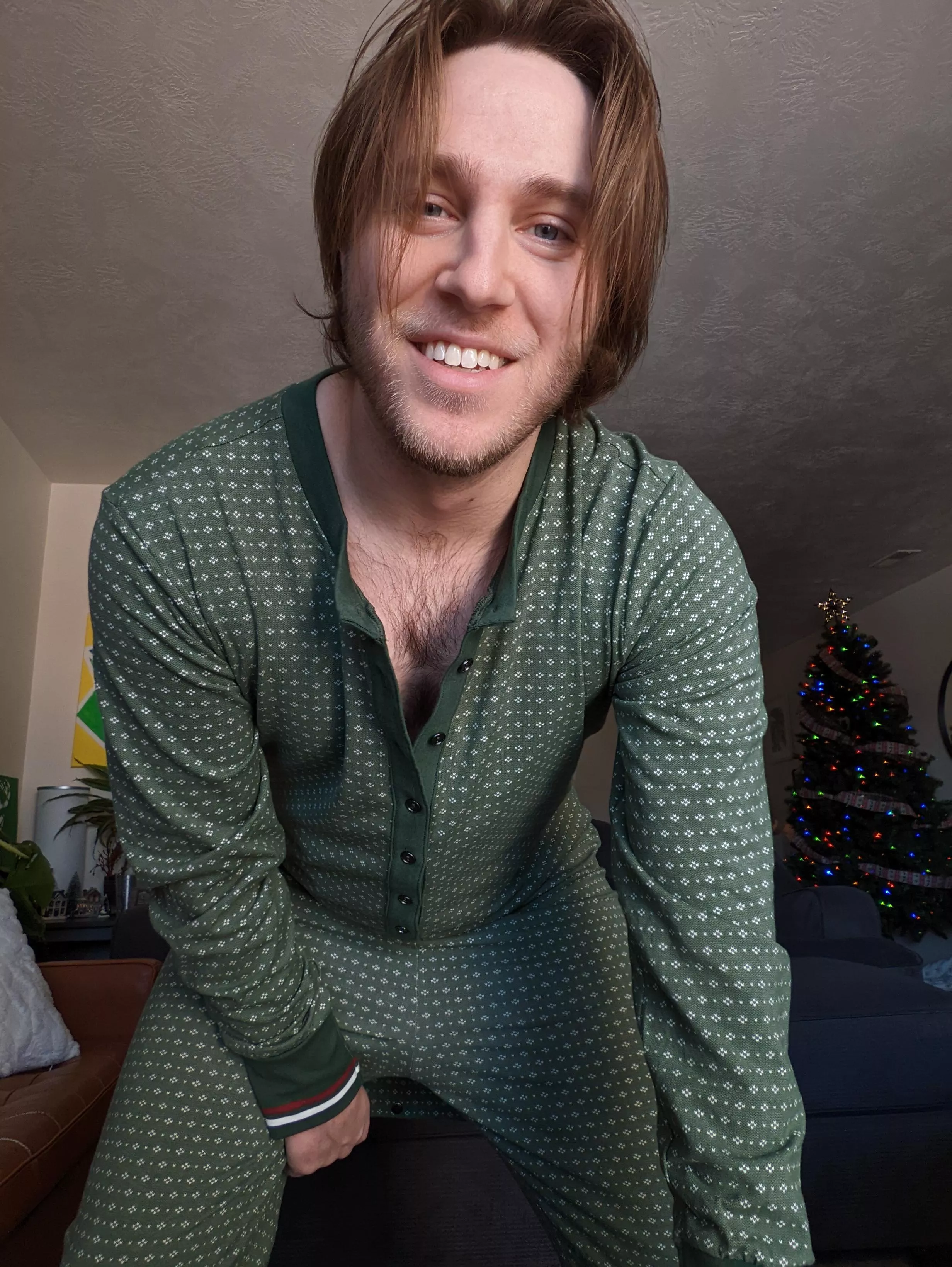 Finally got some Christmas jamms, butt flap included 😂✌️