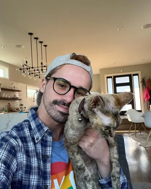 Found a cat on my Boston trip 🦀