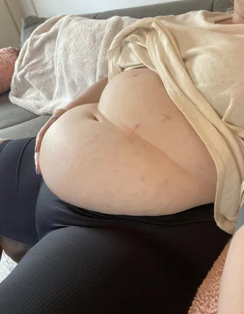 Getting so fat I might as well start going out in crop tops with the band of my pants tucked below my big gut