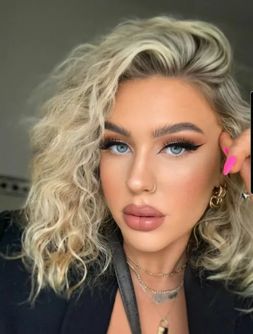 Girl I know always reminded me of jessa, what you think?