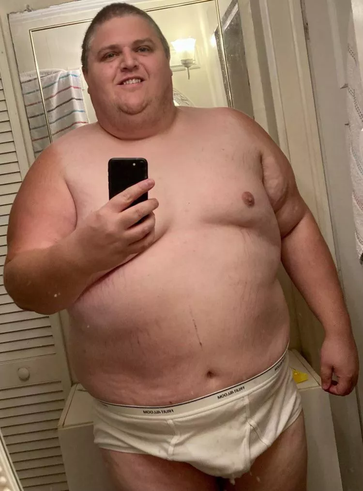 Gonna shower after a rough day and felt kinda sexy... anybody like the big boys?