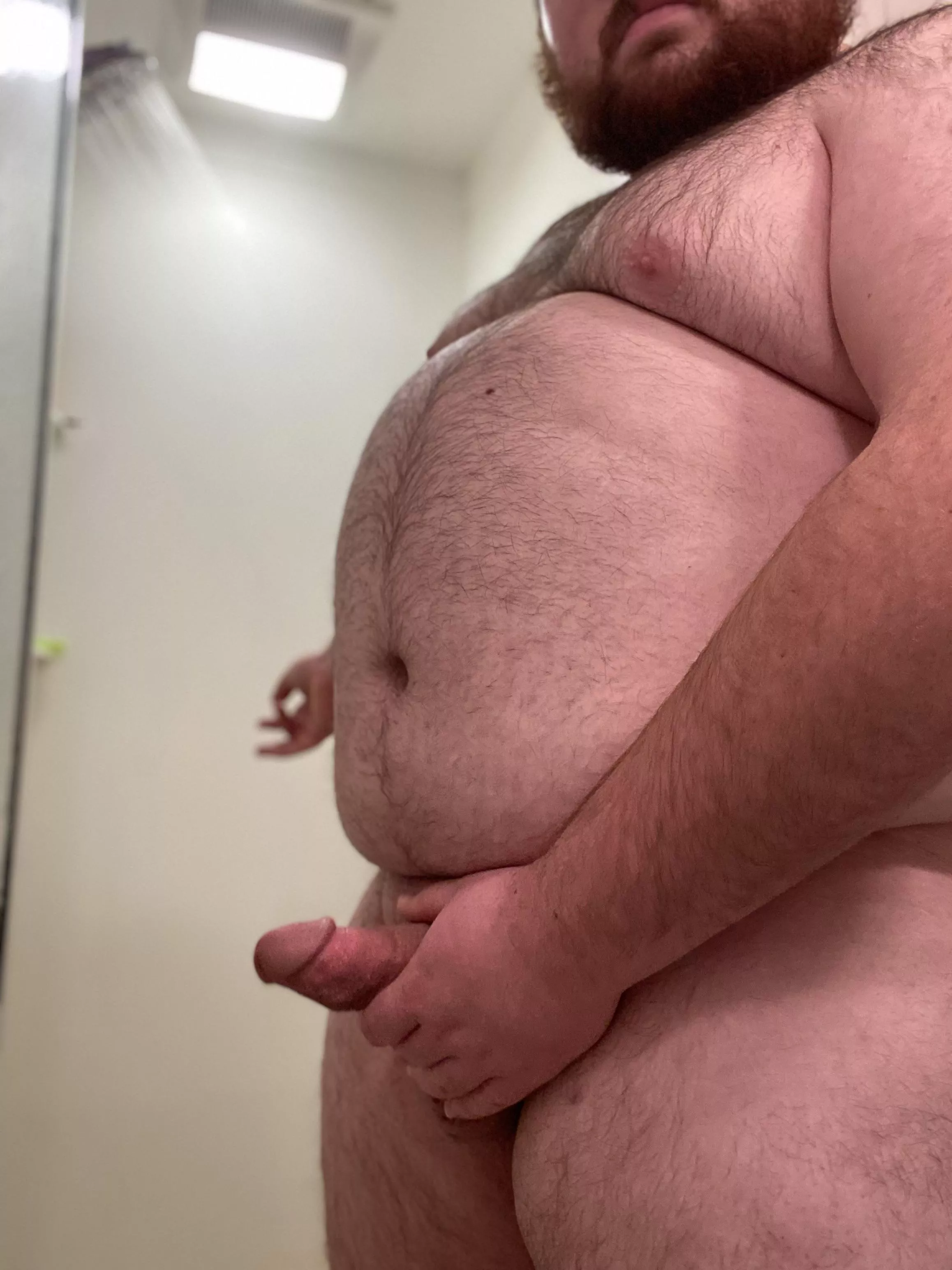 Good morning😊 Who wants to hop in the shower?😏