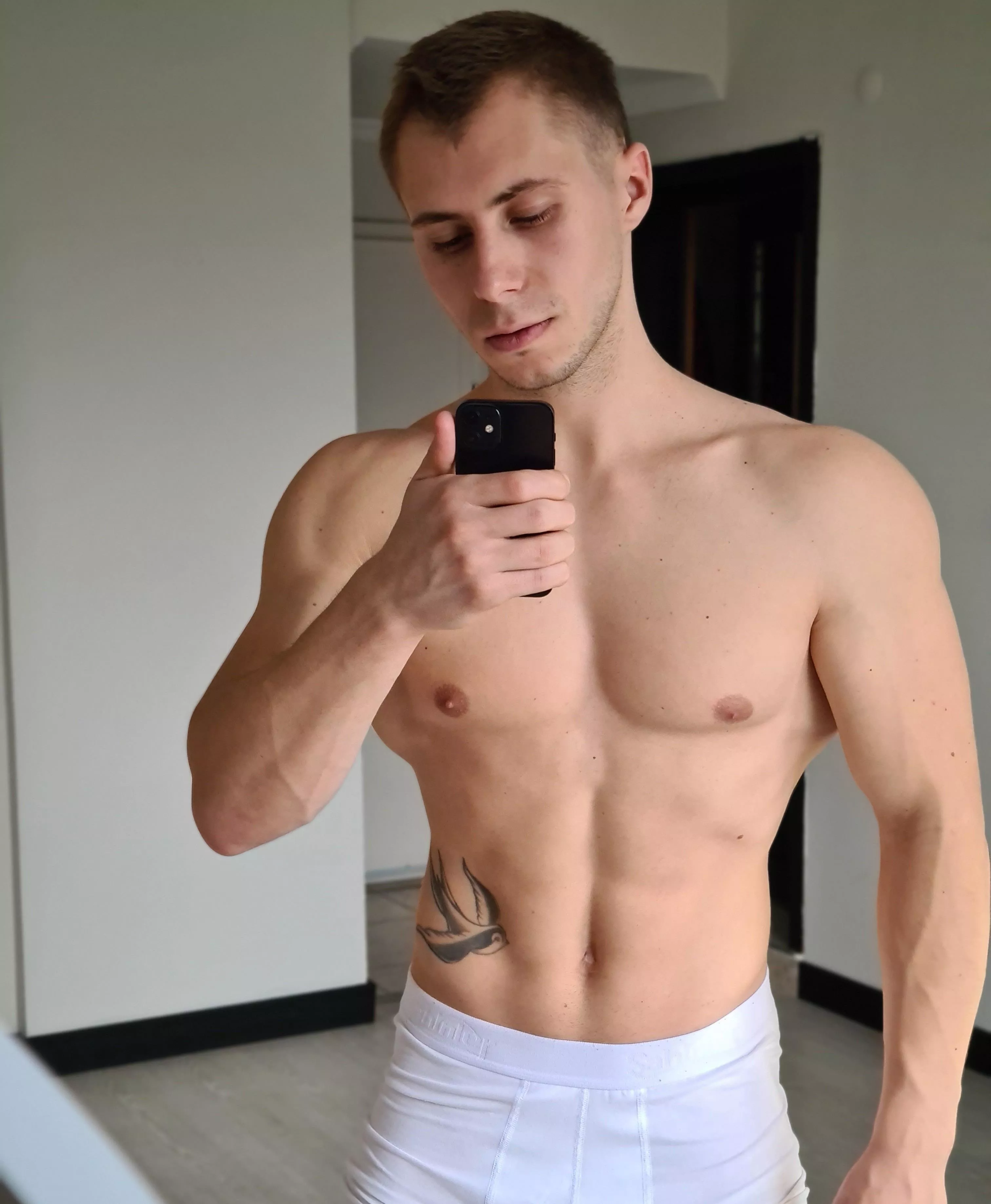 Good night, friends! If you would, please leave a rate of this pic of me.