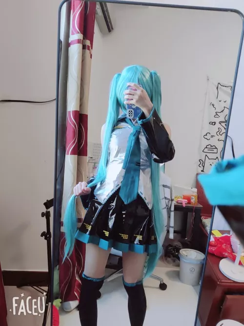 Hatsune Miku by Jessica (me)