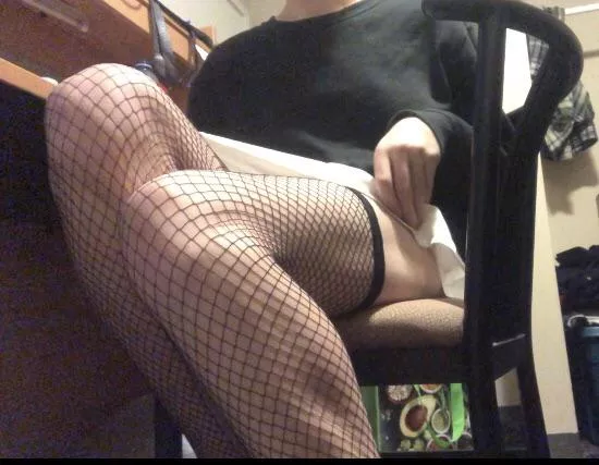 How do we feel about femboys in fishnets?? :3