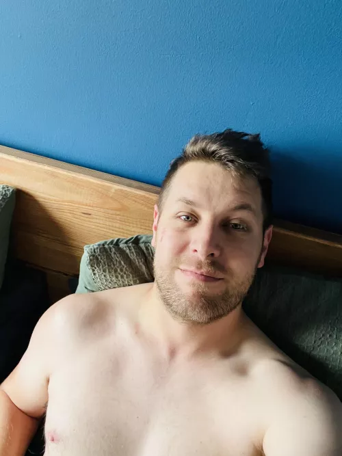 I don’t wanna get up, someone come snuggle me