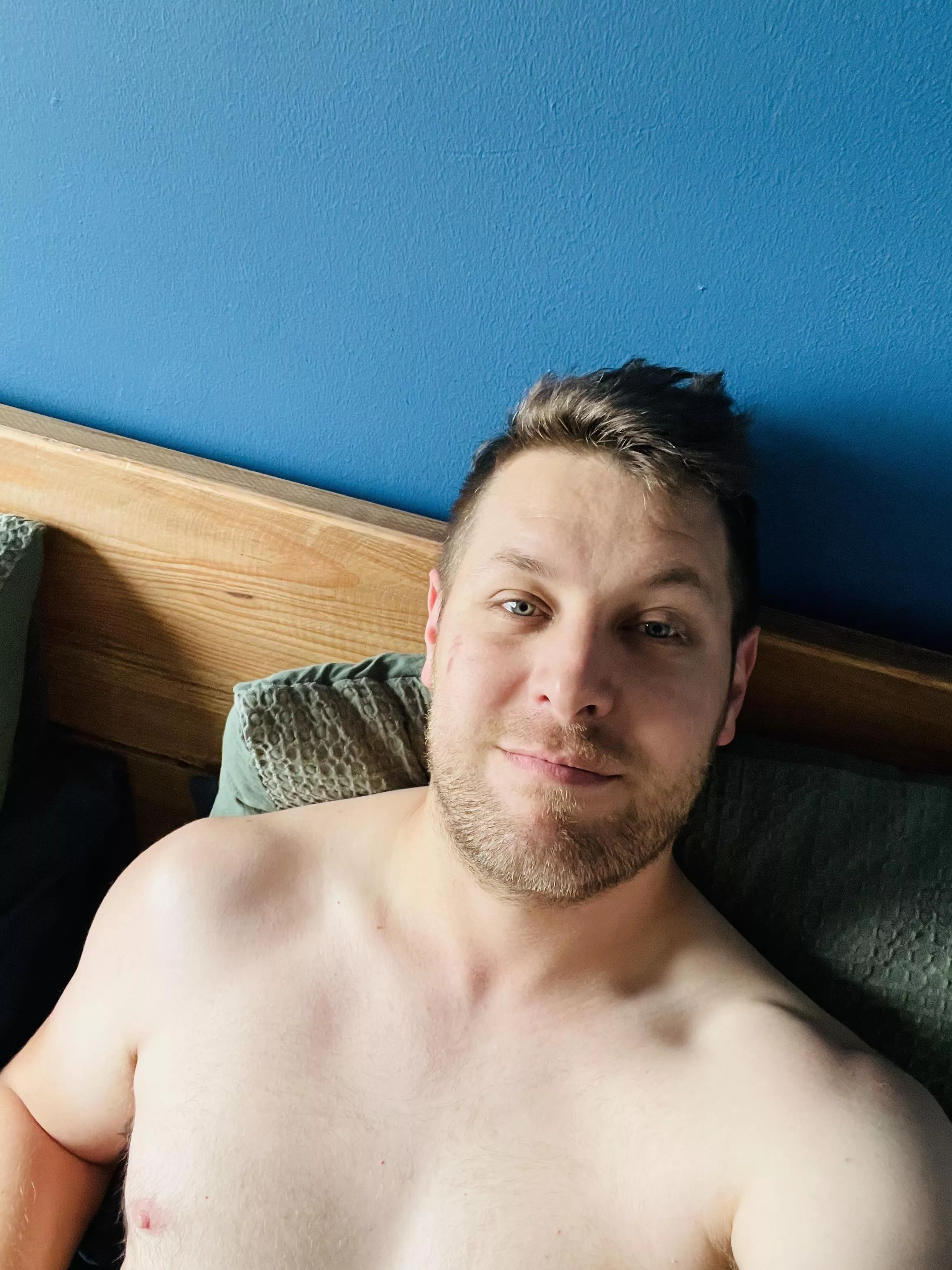 I don’t wanna get up, someone come snuggle me