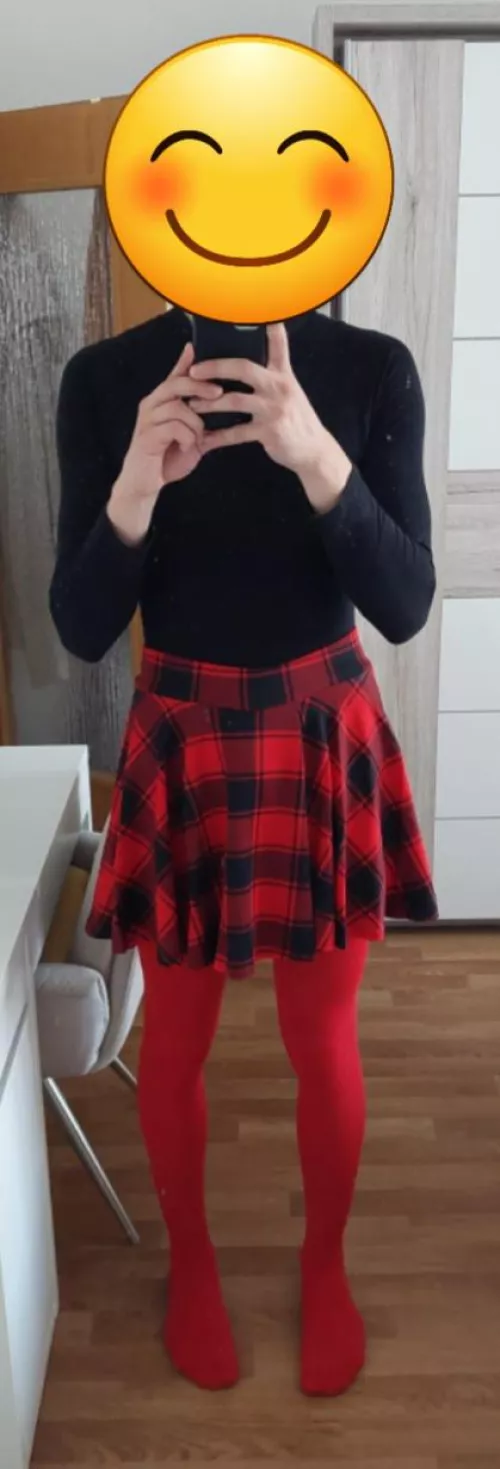 I just love tights to walk around the house