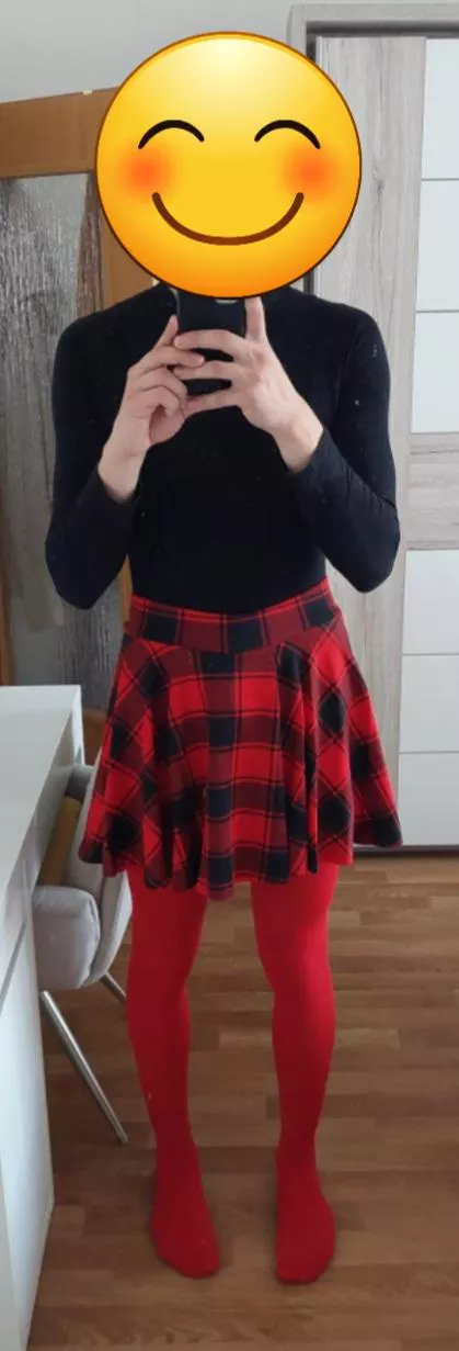 I just love tights to walk around the house