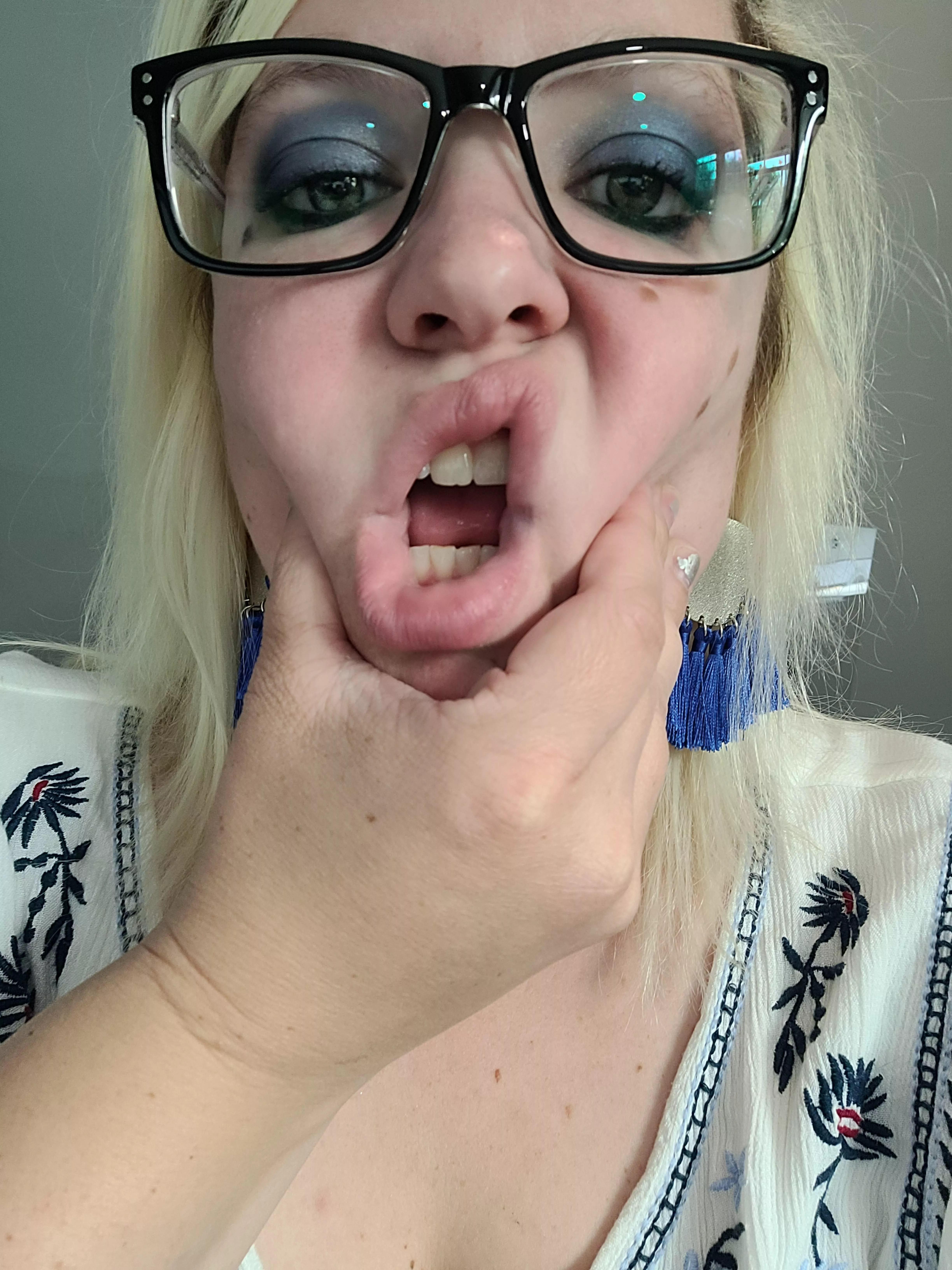 I like it rough, foreplay, bondage, DP, and to squirt. Think you're up to the challenge?