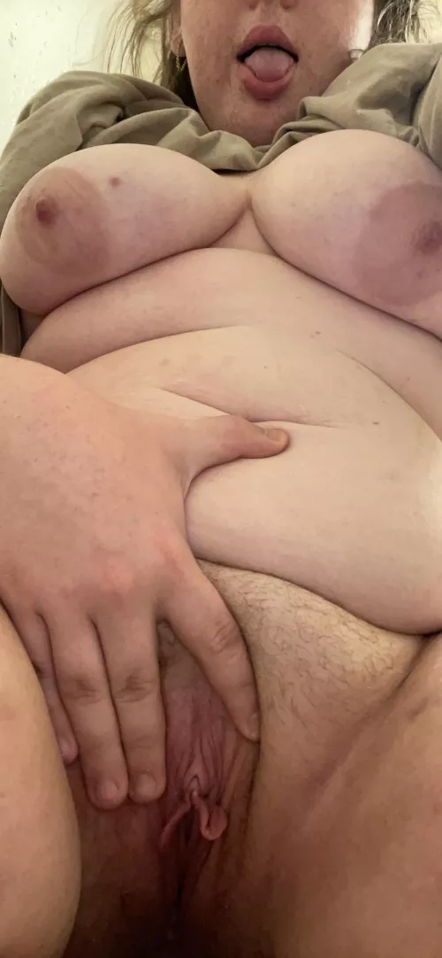 I need someone who can eat my pussy til I cum😍💦