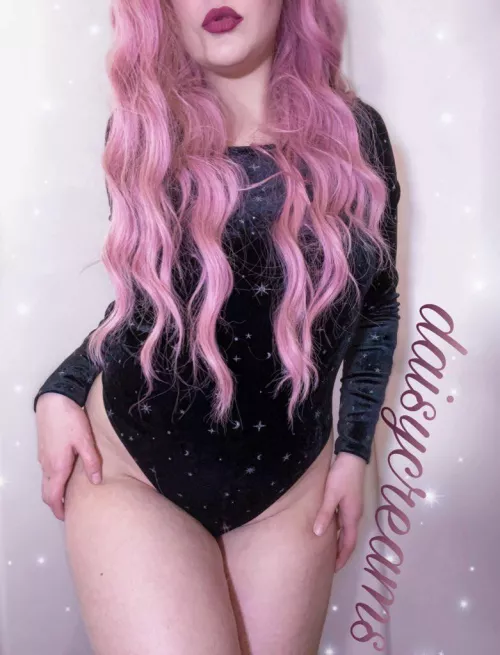 i would live in bodysuits if i could 💞🖤💞