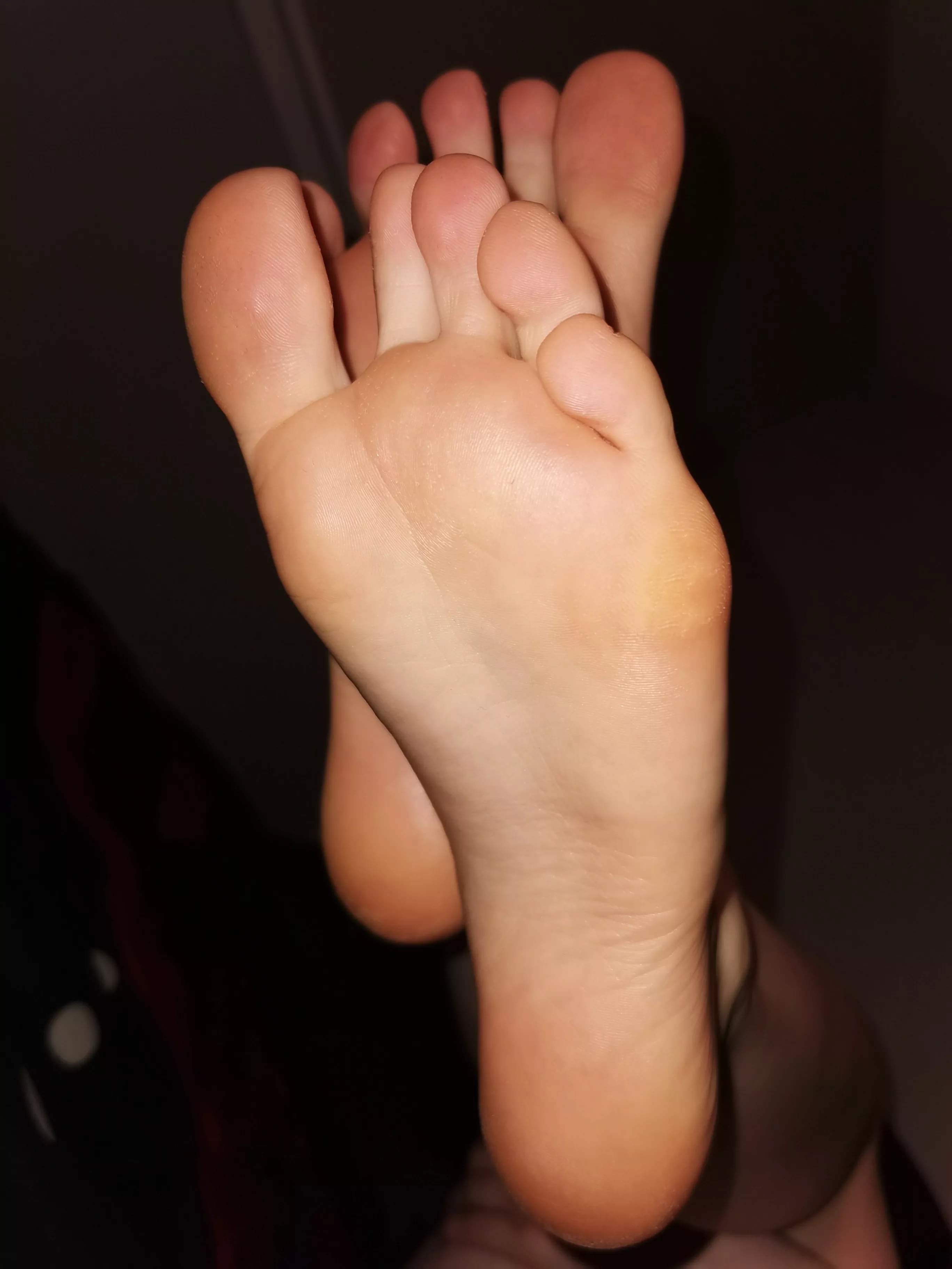 if you like feet, i like you 🤤