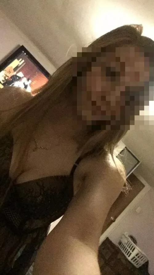 I'll send your man back home with some new tricks to show you 🤫😘