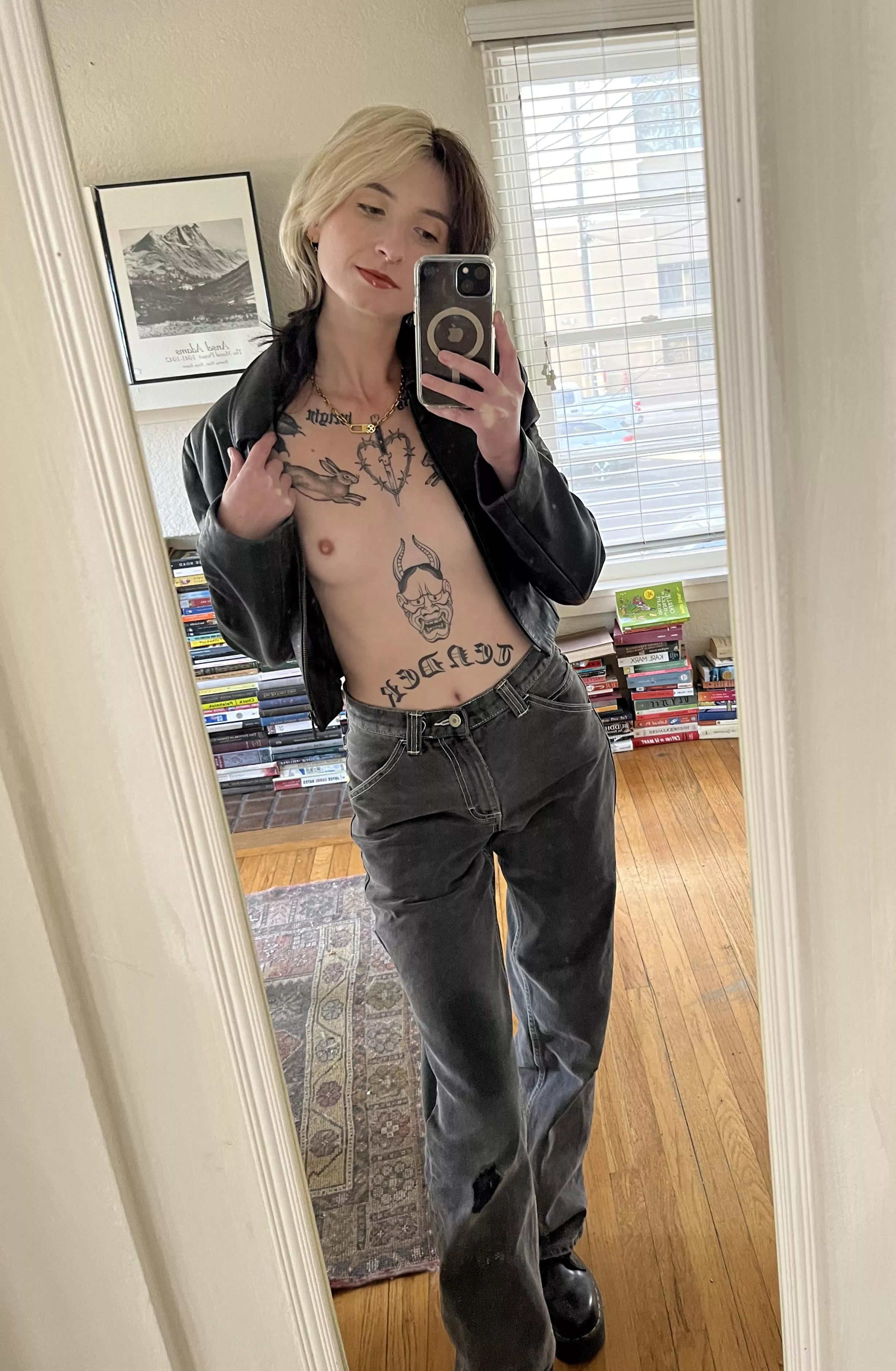 Im ur gf and I show up for date night wearing this, wyd?