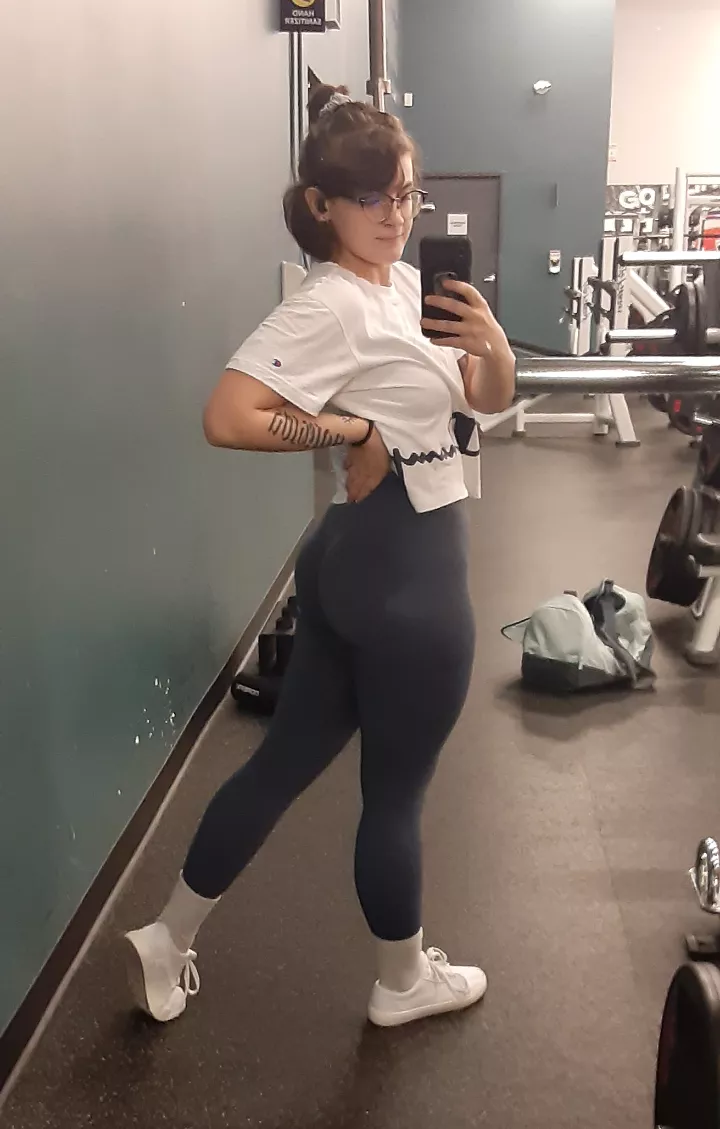 lifting weight and baking cake