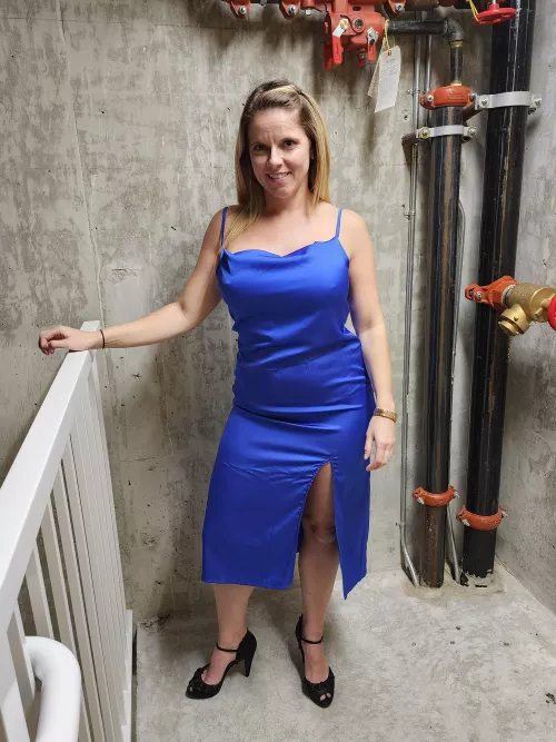 loving this beautiful blue dress :)