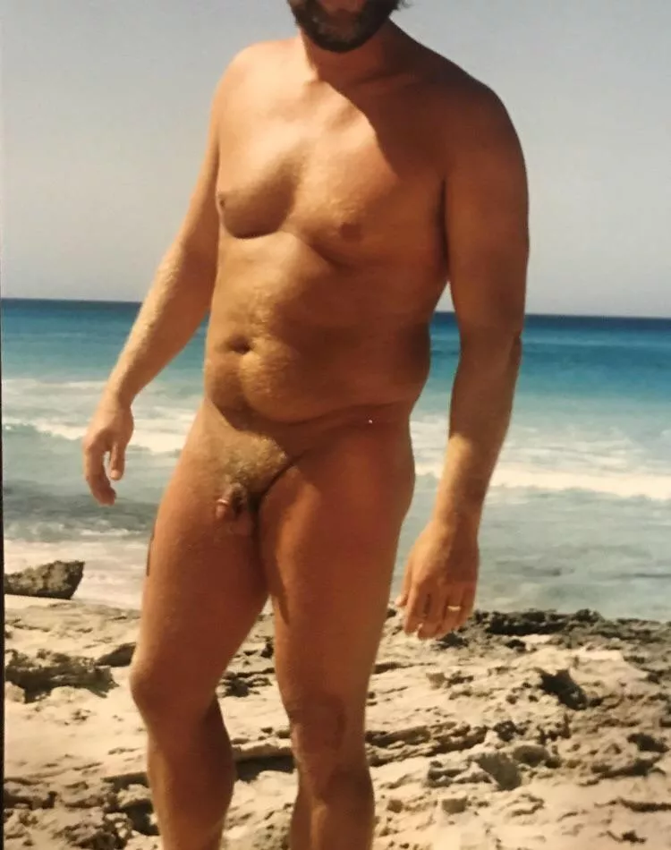 (M) 60, 155, 5’9”. Normally nude on the beach
