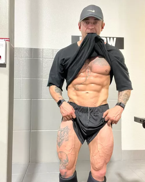 [M]ild but bulgy mid lift 😉