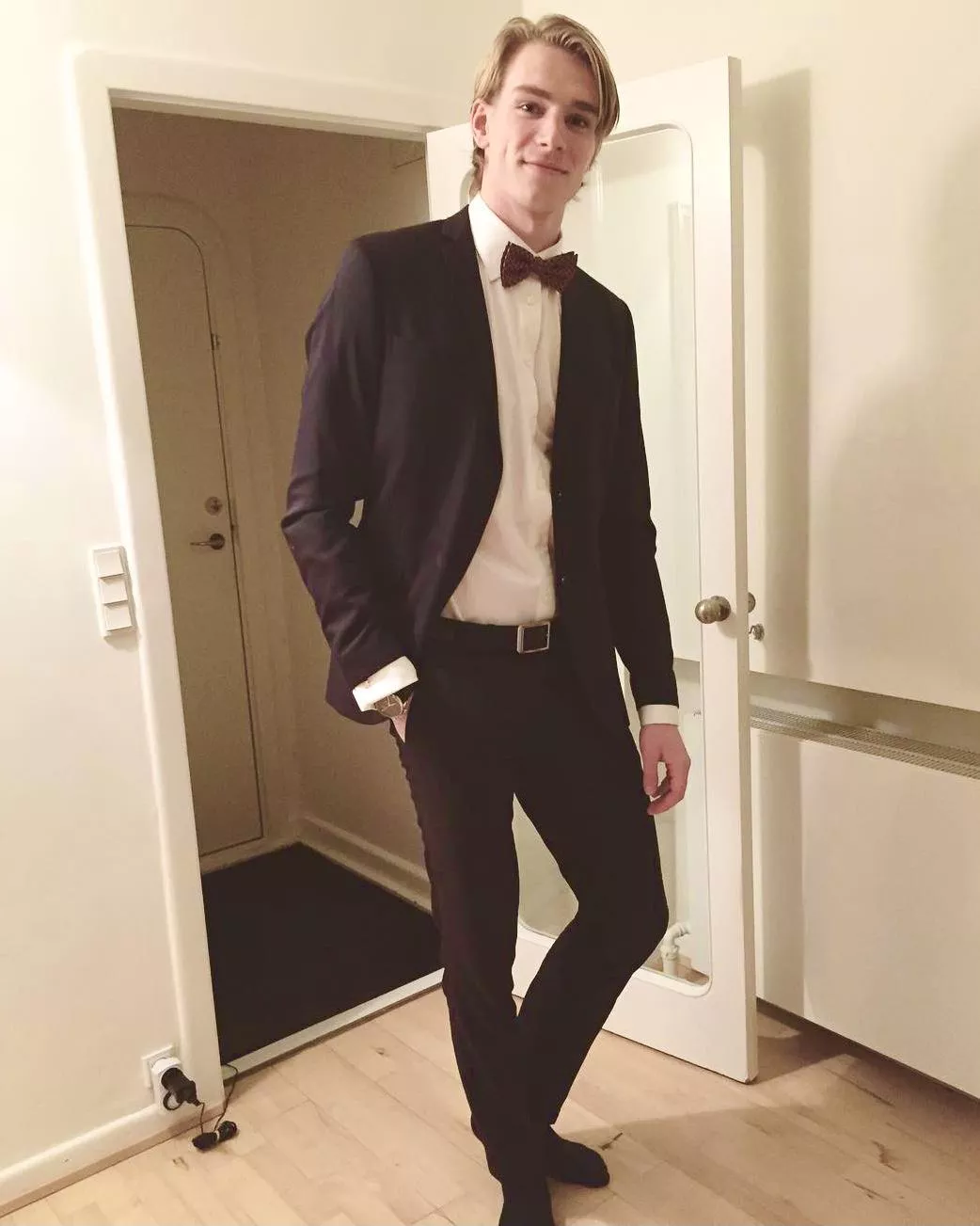 Never felt so comfortable in a suit before. Normally I’d have to take it off because it felt itchy or uncomfortable. Trying to post more to build my self esteem a little bit 🙂