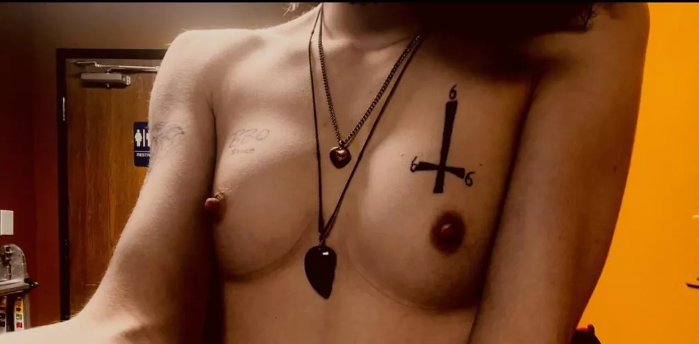 perfectly perky👀🥵