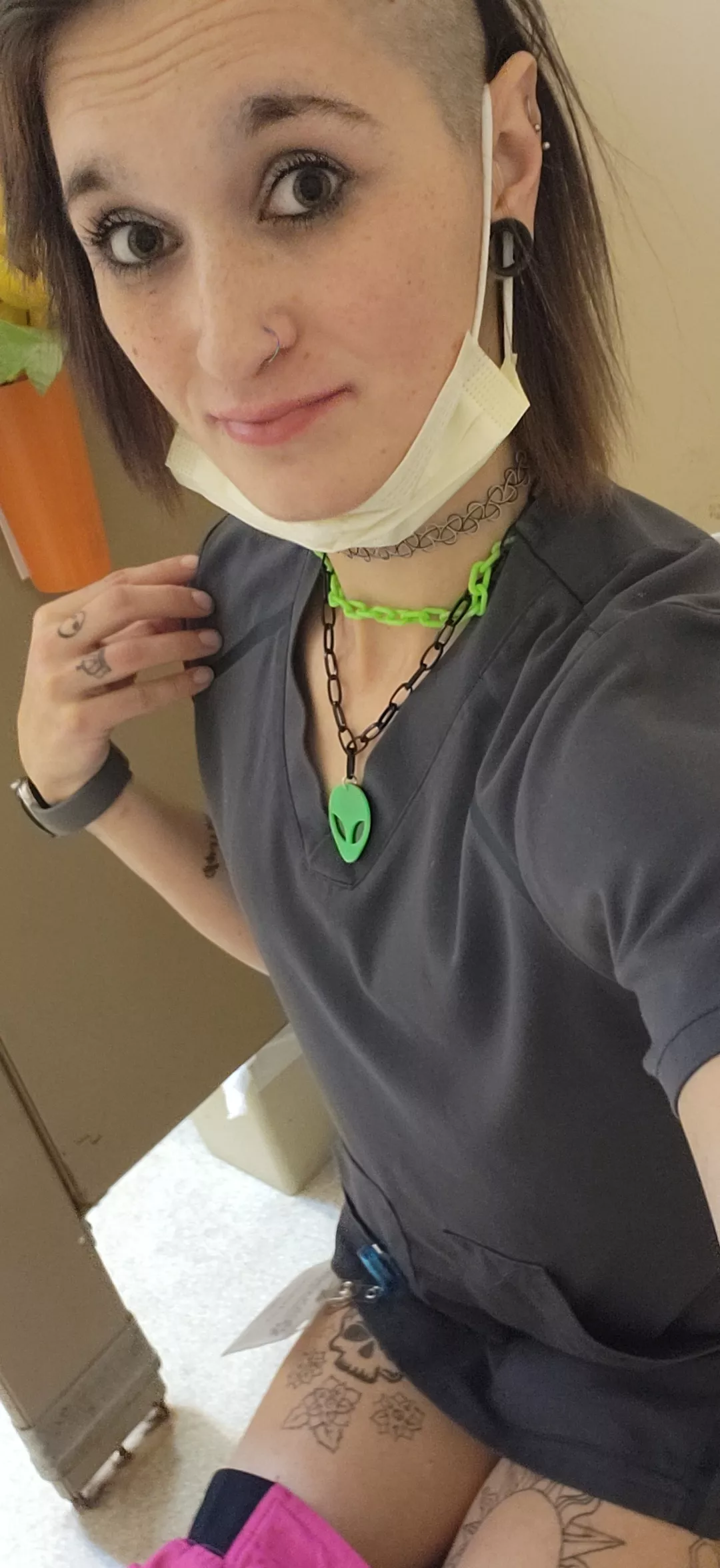 Quick pee at work🤭