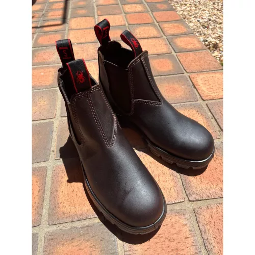 Redback Nevada aka Great Barrier Boots. Couldn’t resist the Black Friday discount. They will be my go-to boots when it is raining. I can’t wait to break them in. Anyone else own a pair?