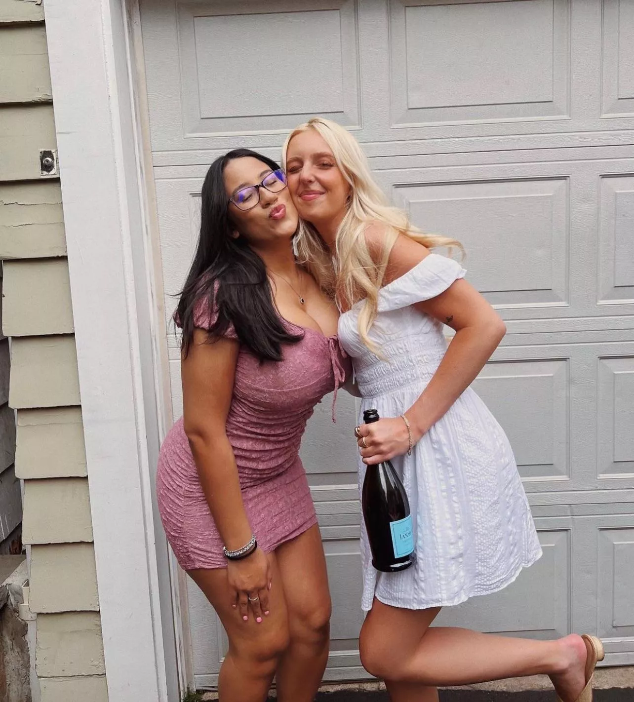 She secretly hates her 😂