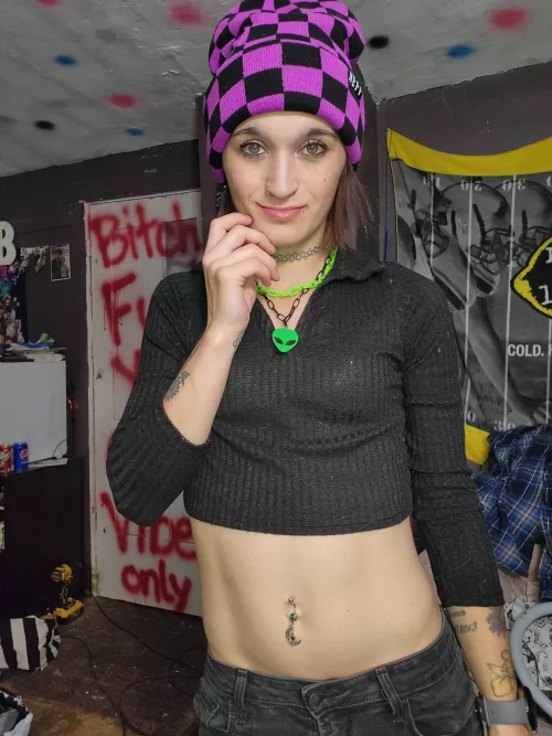 Shut up and tell me how much you worship me😚