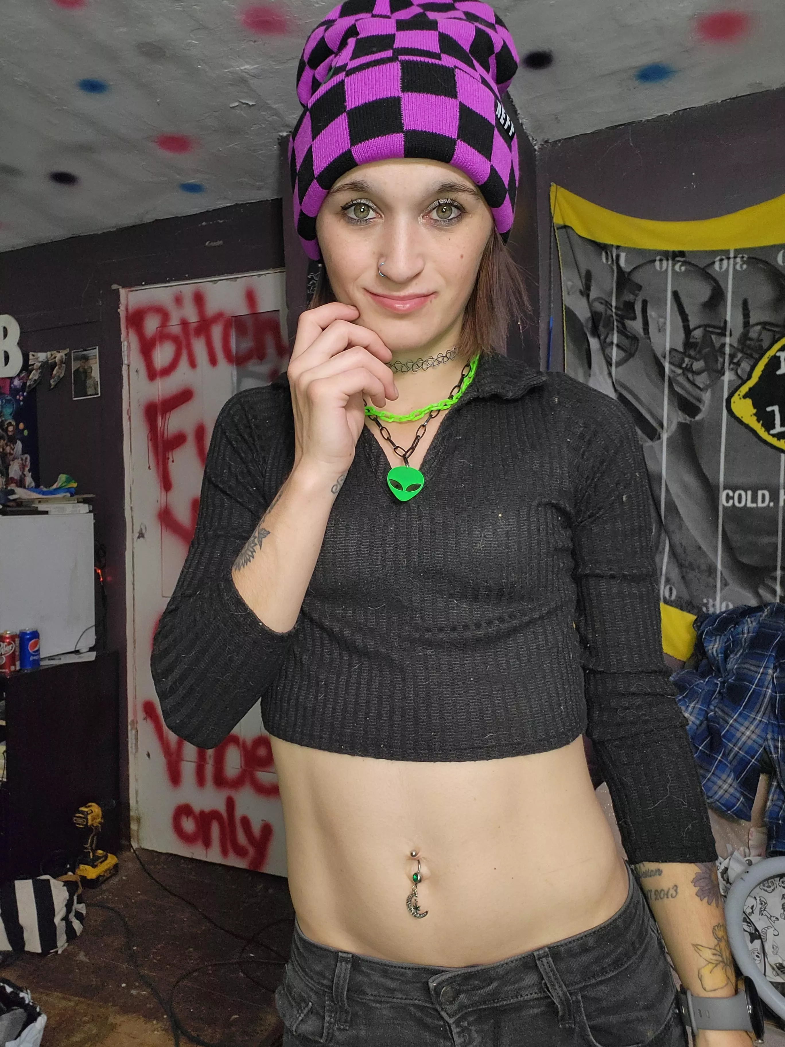 Shut up and tell me how much you worship me😚