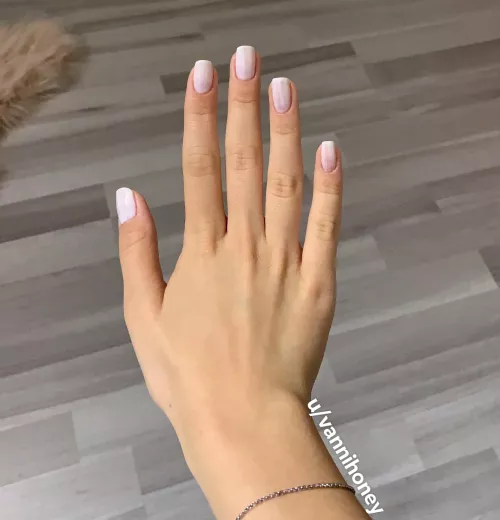 Team short or long nails?✨