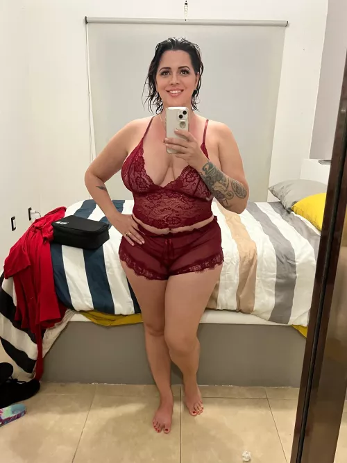 Thicc things are always so affectionate with each other.