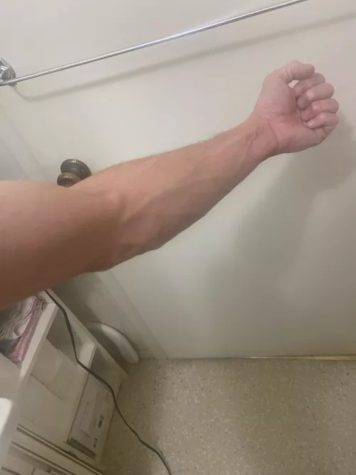 Thin, but wirery 😂