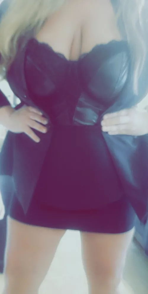 This all black makes me feel fierce