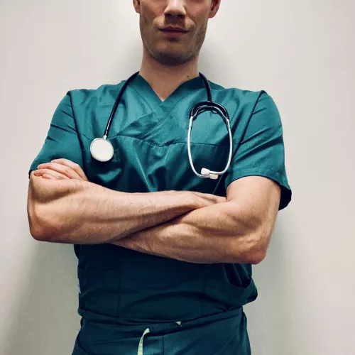 This might belong in here too... Anyone want to share a fantasy in hospital setting?