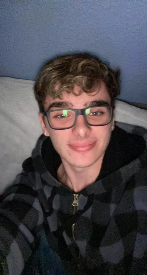 Thought I looked cute-ish in my glasses for once :)