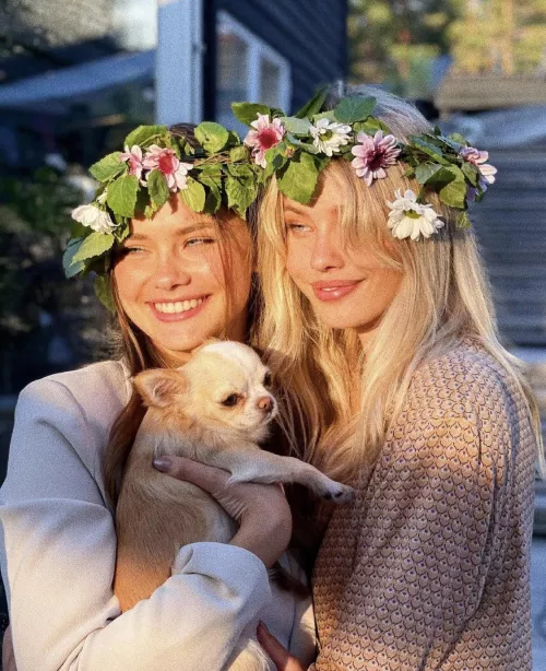 Tova & Hanna Edwinson