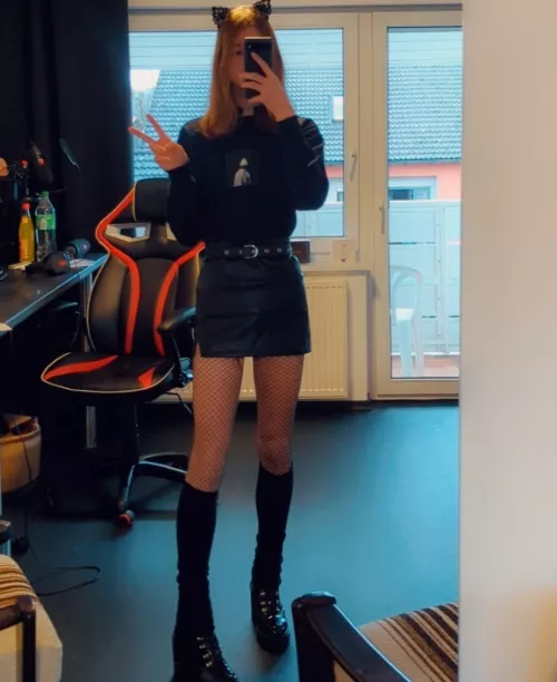 ur fav femboy is back!