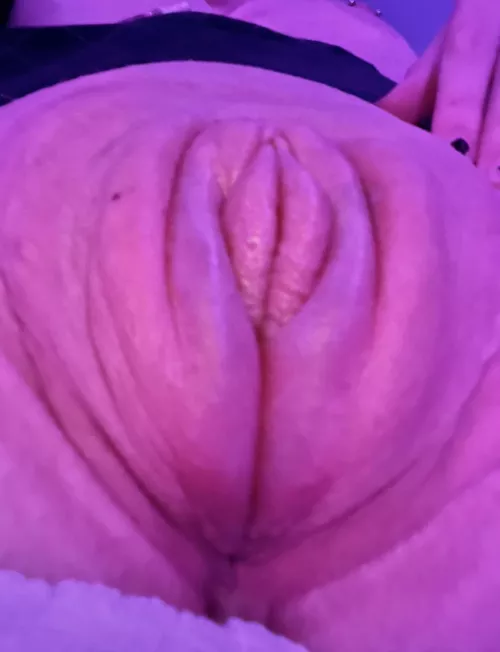 used a breast pump on my pussy… biggest it’s ever been!