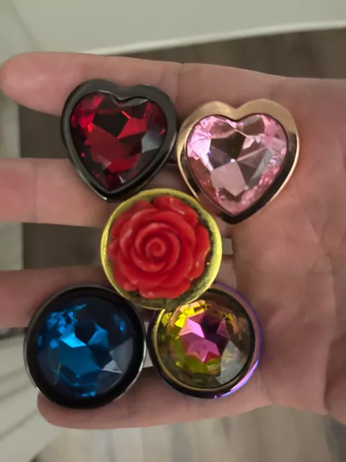 What one should I wear all day as I’m caged