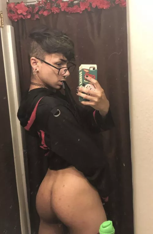 Who likes my butt?