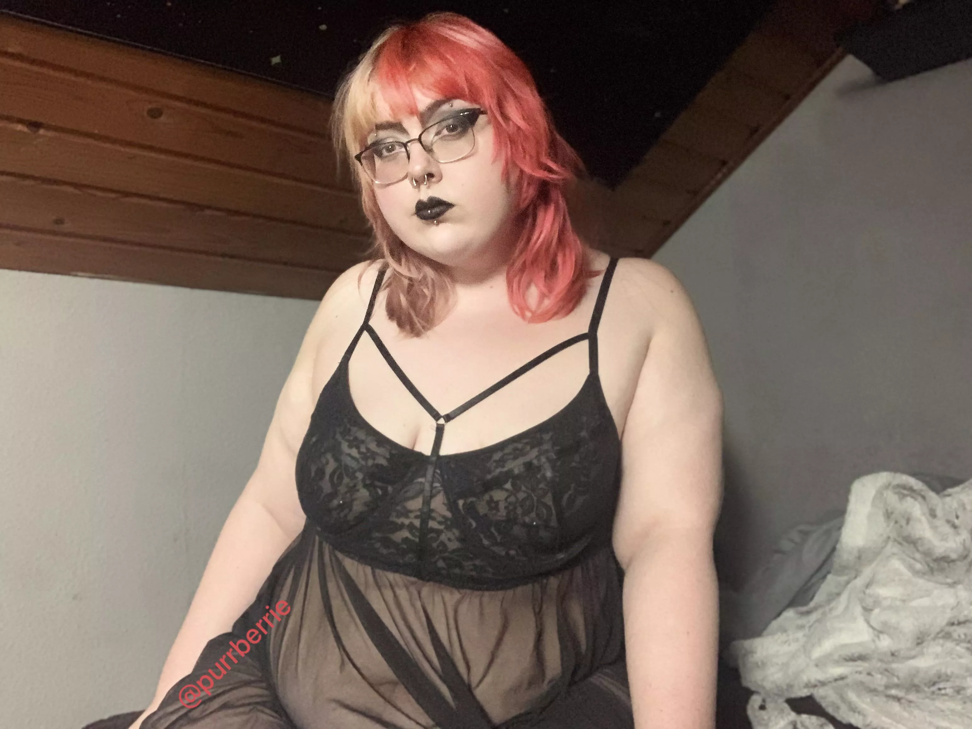 Would you like a bbw goth girlfriend? 🖤