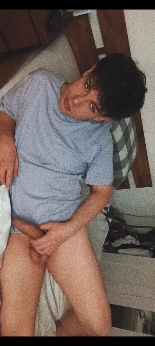 [18] come and check out the full video 🥵