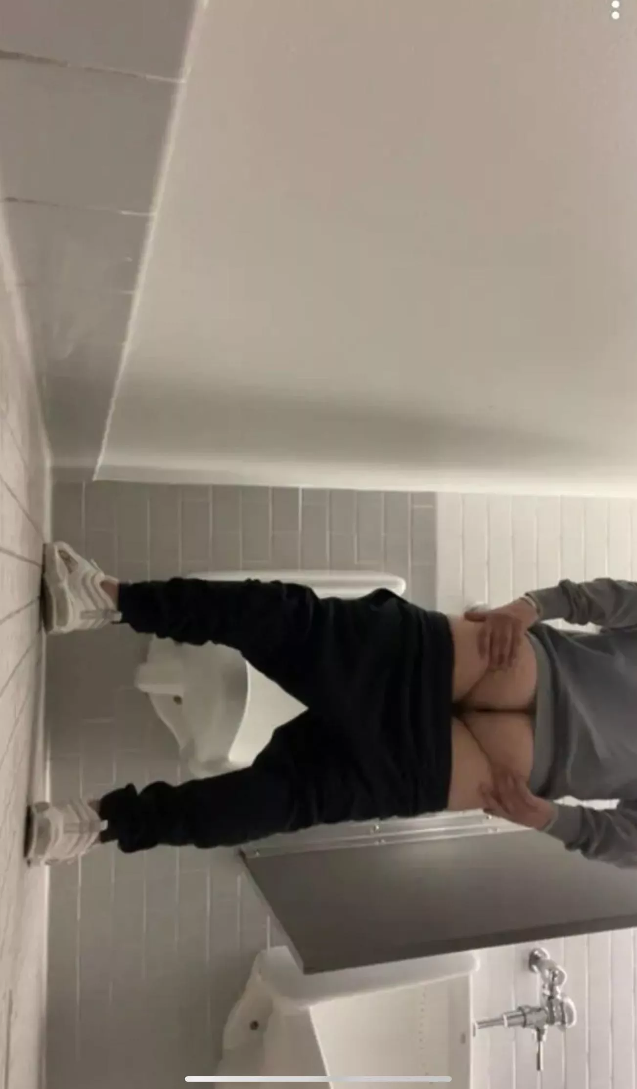 [21] hope none of my friends see this