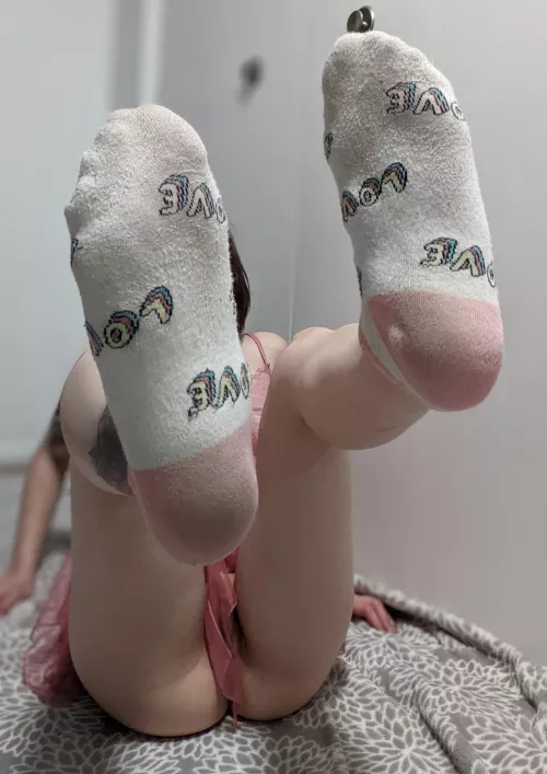 24 [f] size 6 feet :)