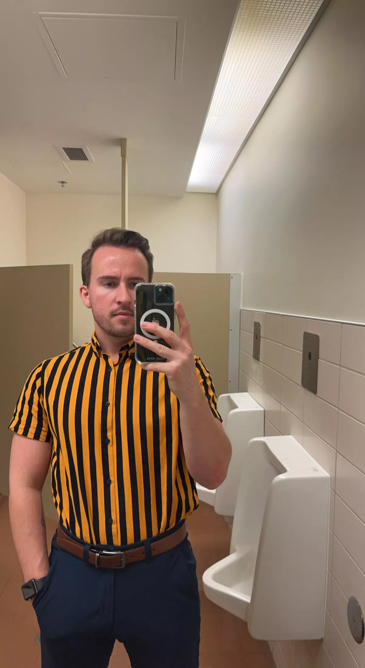 26 quick selfie at work