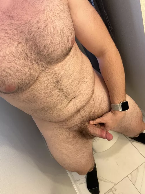 (29) anyone wanna hang out?